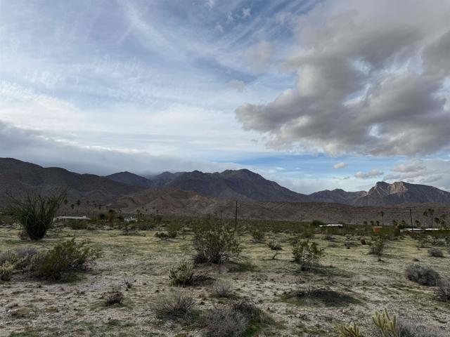 78 Broken Arrow, Borrego Springs CA: https://media.crmls.org/mediaz/f5fd50cf-4b44-42be-bee4-7d1e2673df93.jpg