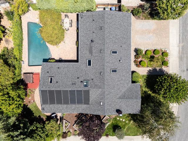 2726 Saint Giles Lane, Mountain View CA: https://media.crmls.org/mediaz/f5fdc8c8-936e-434e-ade2-a1f812bbefd5.jpg