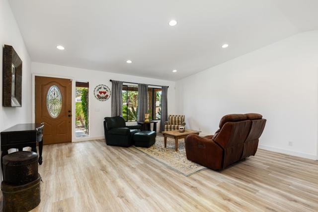 74619 Fairway Drive, Palm Desert CA: https://media.crmls.org/mediaz/f5fdf5ad-323d-4bef-b5b9-ddd78deb5580.jpg