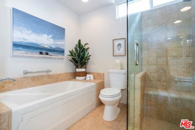 4732 Galicia Way, Oceanside CA: https://media.crmls.org/mediaz/f5fdfba3-d35d-4ef3-a9a7-5fdeb4636f4e.jpg