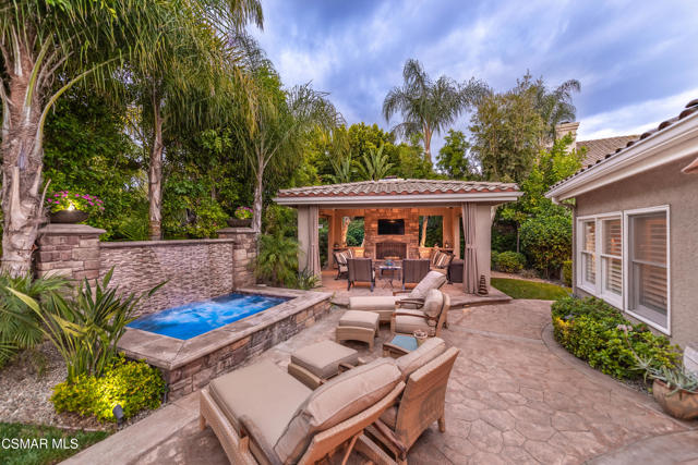 48 Golden Glen Drive, Simi Valley CA: https://media.crmls.org/mediaz/f5fe34ed-da5e-454b-afc4-fd12b65e39a7.jpg