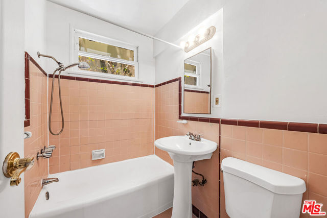 422 S Coronado Street, Los Angeles CA: https://media.crmls.org/mediaz/f5fe6b87-cc3d-46d2-8bbc-96bff5b4ca51.jpg