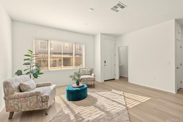 Detail Gallery Image 9 of 12 For 355 Citrine Trail, Fallbrook,  CA 92028 - 3 Beds | 2/1 Baths