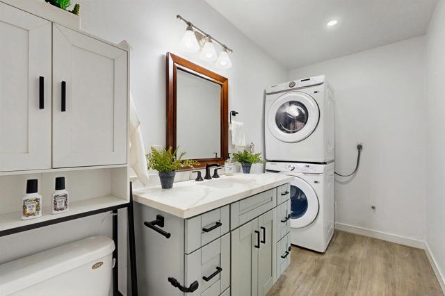 10220 Princess Sarit Way, Santee CA: https://media.crmls.org/mediaz/f5fee0cc-a5fc-47a1-9367-93d96134dd21.jpg