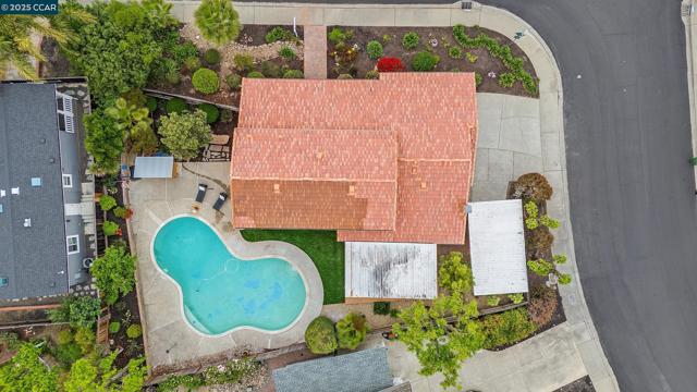 2043 Gill Port Ln, Walnut Creek CA: https://media.crmls.org/mediaz/f5ff27ca-9118-410b-be8e-8475affa19fe.jpg