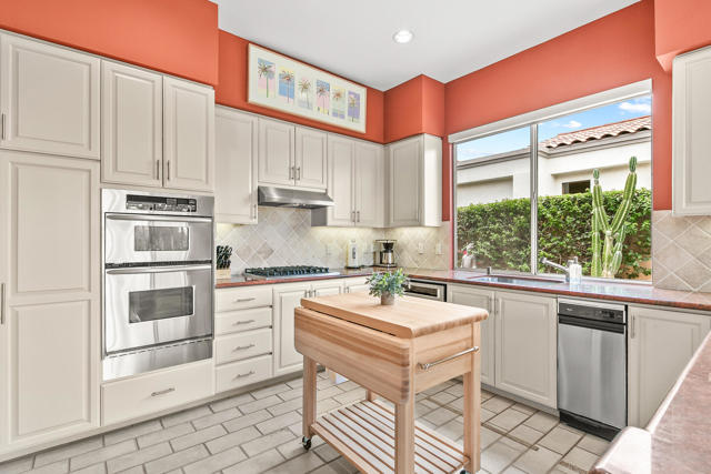 266 Eagle Dance Circle, Palm Desert, CA 92211