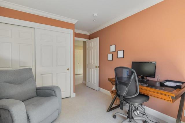 992 Lakeview Way, Redwood City CA: https://media.crmls.org/mediaz/f5ff80b6-d467-4095-873a-c7a847bdab3d.jpg