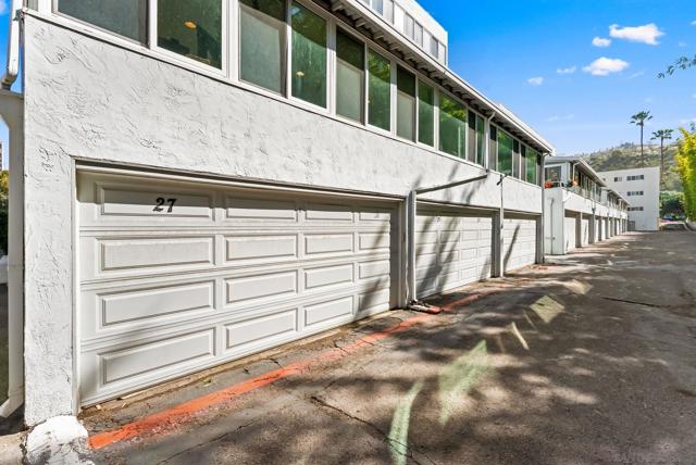 2360 Torrey Pines Rd, La Jolla CA: https://media.crmls.org/mediaz/f5fff315-5d13-4d27-8424-78ea14bf7c88.jpg