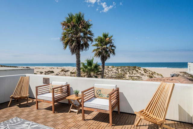 1501 Mandalay Beach Road, Oxnard CA: https://media.crmls.org/mediaz/f60035b1-dc10-4b32-a647-683ea1d54b8a.jpg
