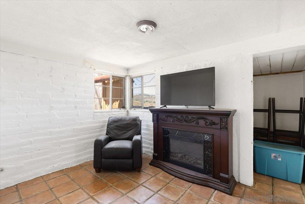 MLS #250034310SD image #15