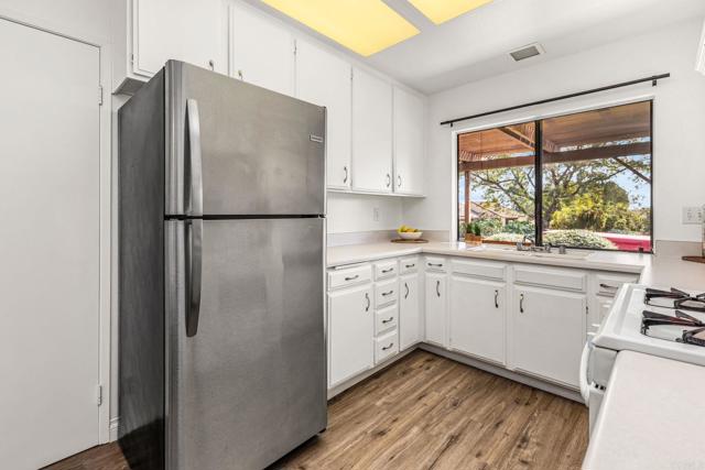 Detail Gallery Image 9 of 37 For 1731 Michael Glen, Escondido,  CA 92026 - 3 Beds | 2 Baths