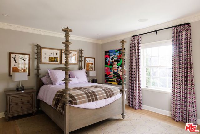400 S Hudson Avenue, Los Angeles CA: https://media.crmls.org/mediaz/f601ebfd-40f4-4e00-b297-1befcc44b57a.jpg