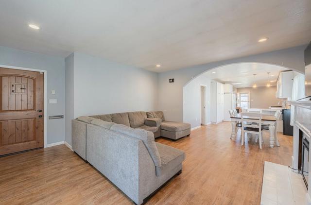 121 OAK Street, Salinas CA: https://media.crmls.org/mediaz/f60201e8-bc41-426e-b7e8-ac20dceab245.jpg