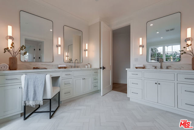 Drew Fenton | 427 N Bundy Drive Los Angeles CA | MLS: 7182819