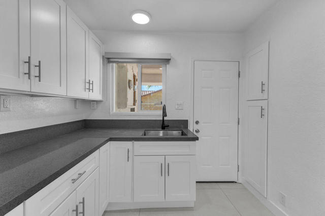 44635 San Carlos Avenue, Palm Desert CA: https://media.crmls.org/mediaz/f6035bc0-489f-40dc-8eb8-2f6650e6a85f.jpg