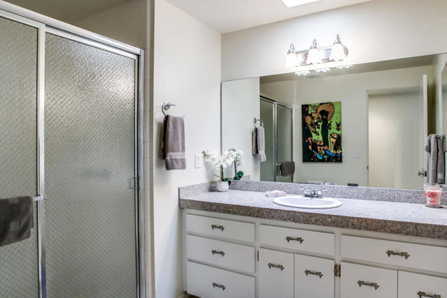 45780 Ocotillo Drive, Palm Desert CA: https://media.crmls.org/mediaz/f603797f-ff83-4630-a936-ce2ad0a85e02.jpg