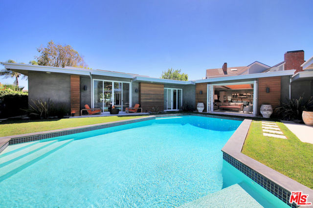 3054 Elvido Drive, Los Angeles CA: https://media.crmls.org/mediaz/f603f7a2-6862-47b9-8230-b8a556b90348.jpg