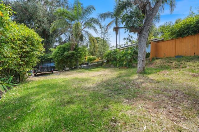 1374 Orpheus Ave, Encinitas CA: https://media.crmls.org/mediaz/f60427cd-410b-45bc-9c90-c0fb6444f104.jpg
