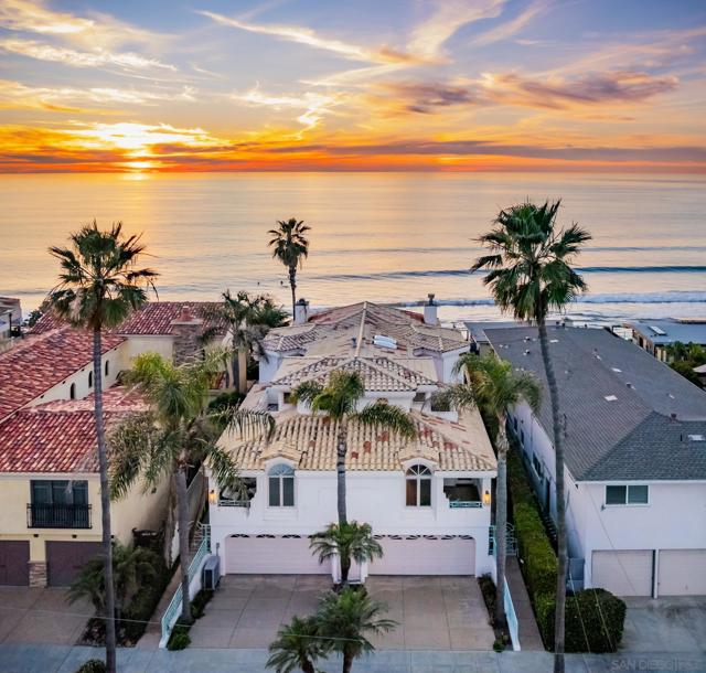 538 4th St, Encinitas CA: https://media.crmls.org/mediaz/f6043342-49ac-4610-9220-3fe50bd80441.jpg