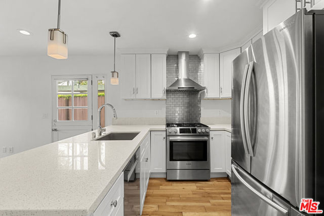 838 Hilldale, West Hollywood CA: https://media.crmls.org/mediaz/f6046696-2a07-4ccd-81ed-50fb0bf80d70.jpg