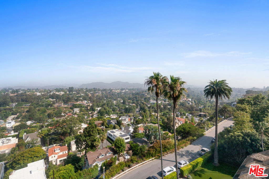 https://media.crmls.org/mediaz/f6048d8b-0e15-40b7-b8eb-43df8035b255.jpg?preset=X-Large