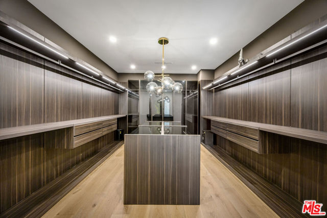 347 N Alfred Street, Los Angeles CA: https://media.crmls.org/mediaz/f6051313-d8c5-4fba-a674-05b83af8f9b8.jpg