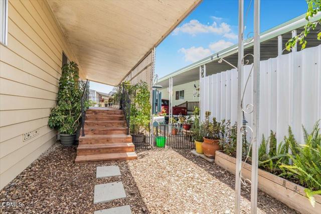 1500 Richmond Rd, Santa Paula CA: https://media.crmls.org/mediaz/f605405f-1622-41d8-be27-96c9fa875ac5.jpg