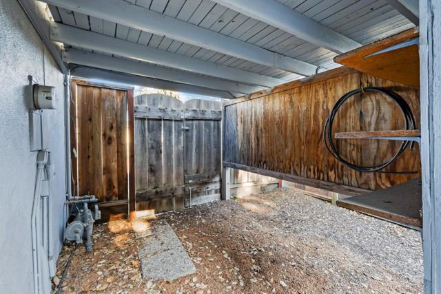 120 Marks Drive, Hollister CA: https://media.crmls.org/mediaz/f60555d6-e82a-4f11-9d2d-f88dac79e587.jpg