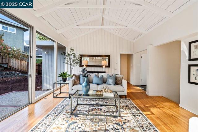 3503 Highland Ave, Redwood City CA: https://media.crmls.org/mediaz/f6055a46-13f3-4c1b-ac9c-7e89de8b60ed.jpg