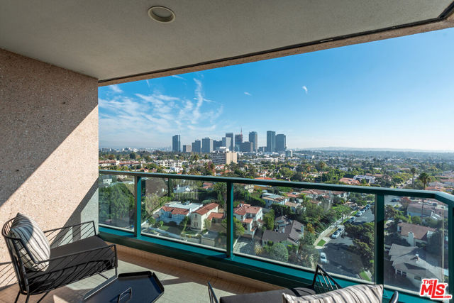 10490 Wilshire Boulevard, Los Angeles, California 90024, 2 Bedrooms Bedrooms, ,2 BathroomsBathrooms,Condominium,For Sale,Wilshire,24404625