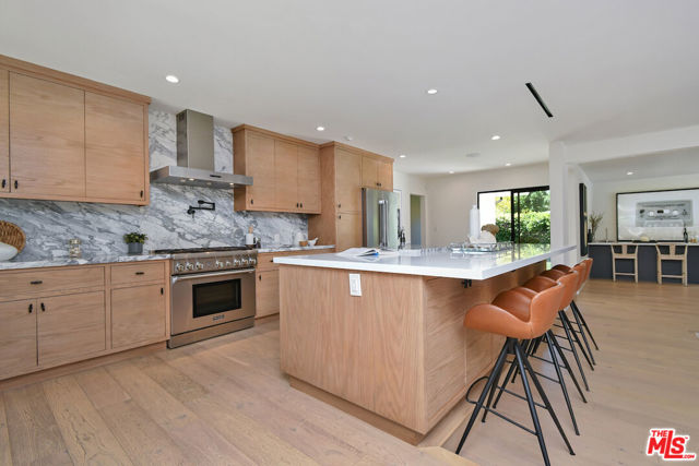 3221 Elvido Drive, Los Angeles CA: https://media.crmls.org/mediaz/f606510a-64f2-47f4-9342-d562da8d4dcb.jpg