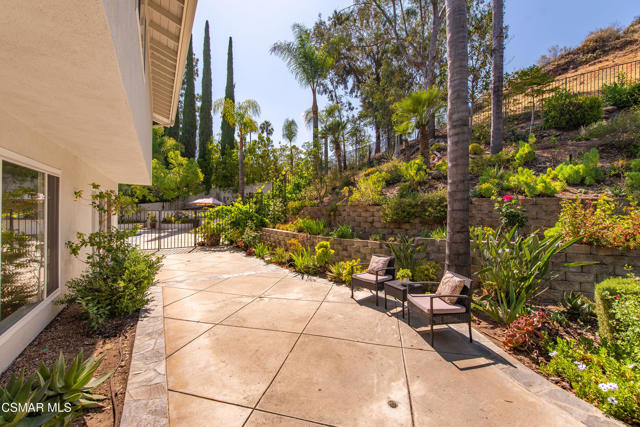 1253 Willsbrook Court, Westlake Village CA: https://media.crmls.org/mediaz/f606a8d1-2569-4bc7-a47a-f05e085cd112.jpg