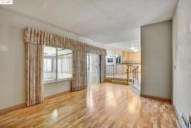 34607 Wells Ave, Fremont CA: https://media.crmls.org/mediaz/f60700a7-1a3c-4433-ae14-e327c8b25593.jpg