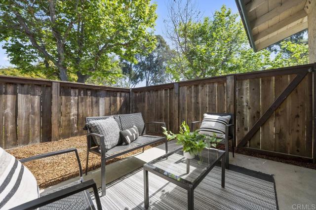 Detail Gallery Image 27 of 29 For 2041 Shadytree Ln, Encinitas,  CA 92024 - 2 Beds | 2 Baths