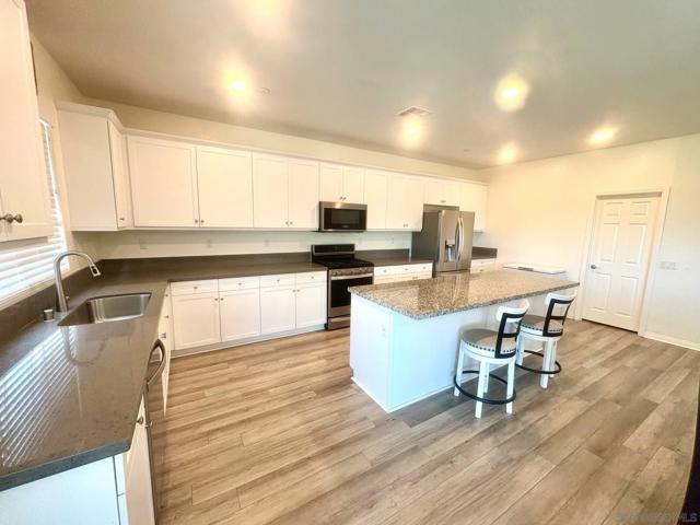 32757 Marin fields, Winchester CA: https://media.crmls.org/mediaz/f607d6ec-08d0-43a8-9825-718da72fe50c.jpg
