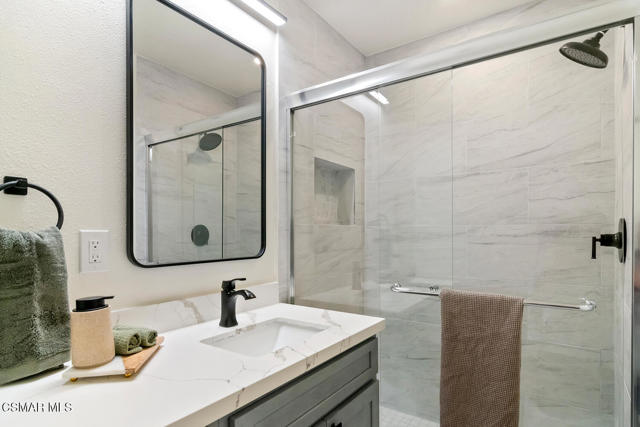 916 Lighthouse Way, Port Hueneme CA: https://media.crmls.org/mediaz/f6085417-6ff6-4b1a-95d5-62e29f83047e.jpg