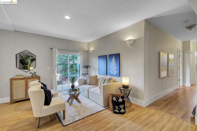 Image 17 of 35 For 1095 67th St