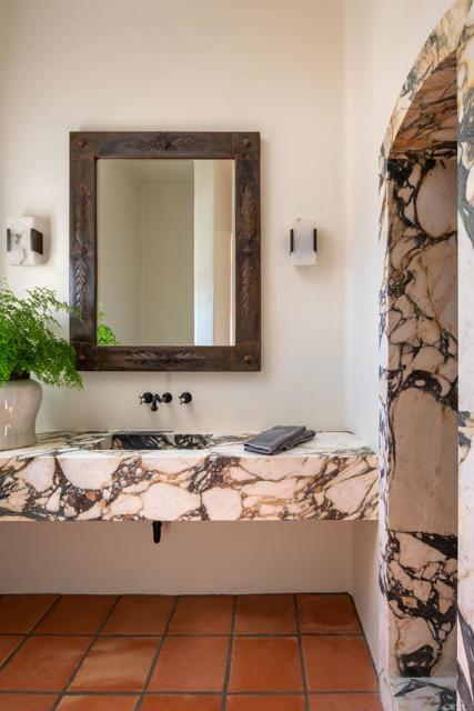 17484 El Vuelo, Rancho Santa Fe CA: https://media.crmls.org/mediaz/f608a07c-5041-4976-9f46-67d884f30240.jpg