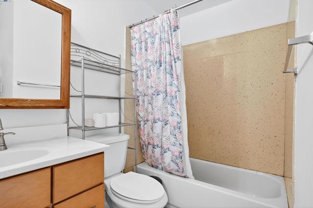 4300 Berk Ave, Richmond CA: https://media.crmls.org/mediaz/f60a18ff-6489-4680-ac1e-146c058eaab7.jpg