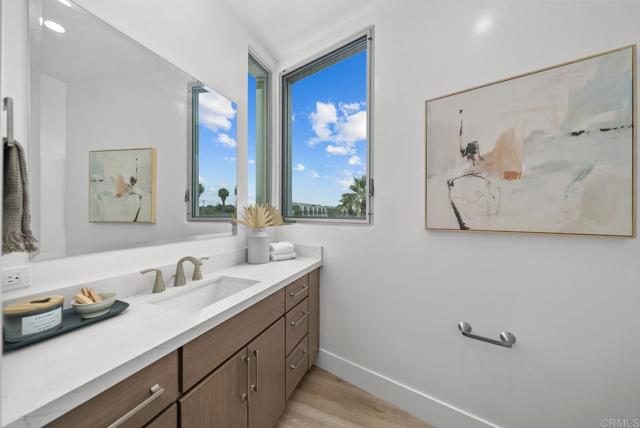 Detail Gallery Image 11 of 34 For 2646 State Street, Unit #D, Carlsbad,  CA 92008 - 3 Beds | 3/1 Baths