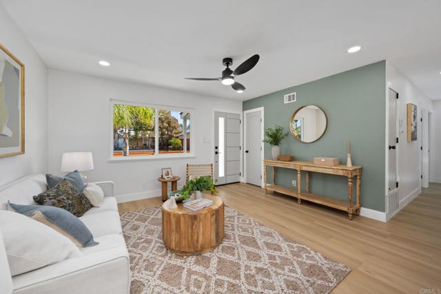 4824 Siesta Drive, Oceanside CA: https://media.crmls.org/mediaz/f60acbed-493a-4f8f-b48f-ef1d3cf0bcb8.jpg