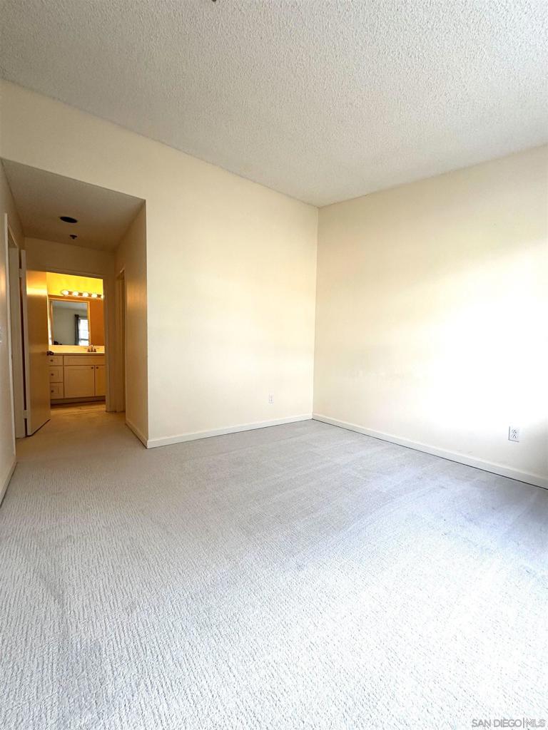 MLS #250034702SD img 25