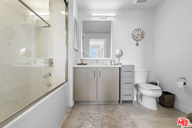 436 S Virgil Avenue, Los Angeles CA: https://media.crmls.org/mediaz/f60af956-72e1-4019-9604-8bbe66ad9063.jpg