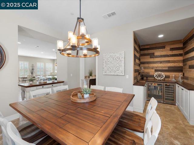 1927 Vintage Cir, Brentwood CA: https://media.crmls.org/mediaz/f60b1d7b-4736-4889-ad36-83e4525b510a.jpg