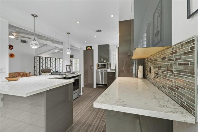 73974 Zircon W Circle, Palm Desert CA: https://media.crmls.org/mediaz/f60b47d2-32b1-46f3-a5cd-da14bacedd84.jpg