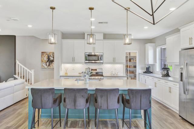 Detail Gallery Image 9 of 75 For 21678 Long Trot Dr, Escondido,  CA 92029 - 4 Beds | 3 Baths