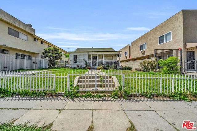 4938 Maplewood Avenue, Los Angeles, California 90004, ,Multi-Family,For Sale,Maplewood,24405967