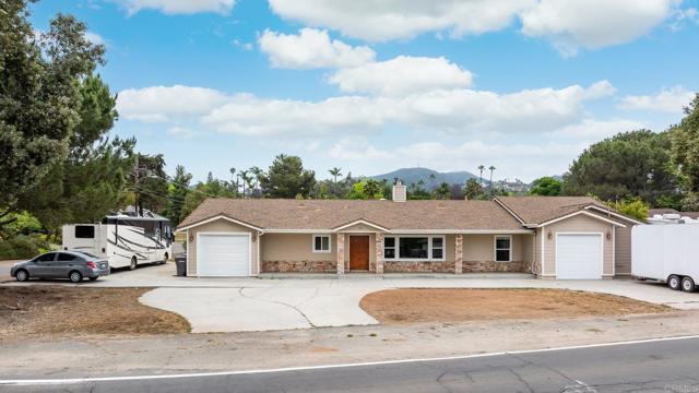 Detail Gallery Image 1 of 1 For 1221 Warmlands Ave., Vista,  CA 92084 - 3 Beds | 2/1 Baths