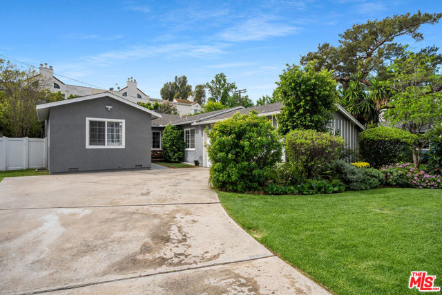 14346 Killion Street photo 2