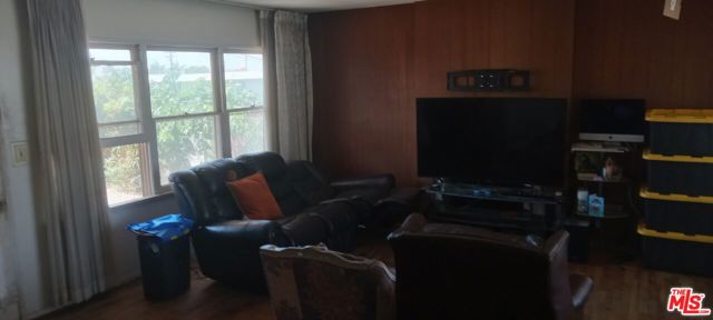 2308 W 117th Street, Hawthorne CA: https://media.crmls.org/mediaz/f60ccc24-c14c-46d0-a765-064370be7137.jpg